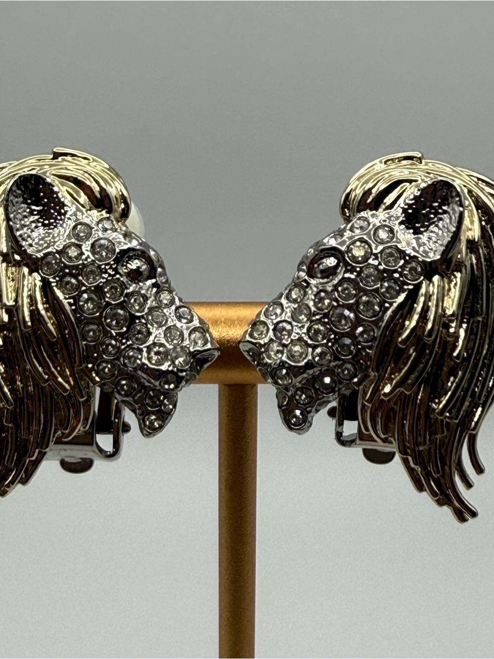 Swarovski Crystal Encrusted Lion Head 10K Gold Rhodium 1” Drop Clip On